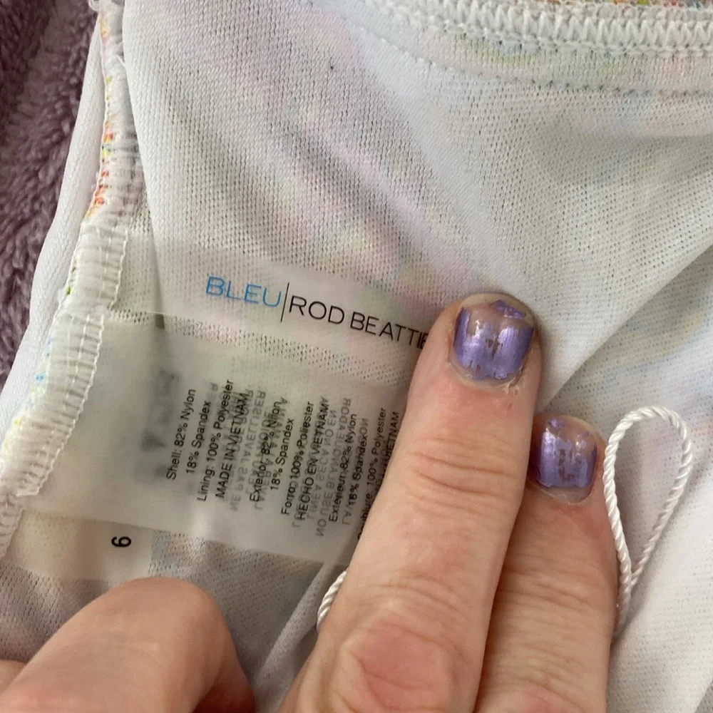 Bleu Rod Beattie one piece swimsuit. Let the Sun Chine In size 6 - Picture 8 of 10